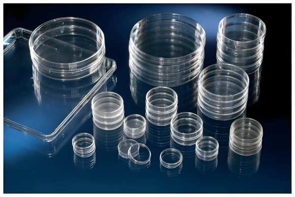 Heat-resistant glass petri dishes, 60mm to 150mm, for cell and bacteria culture.